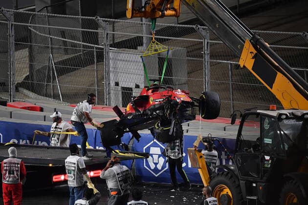 Formel 1 Großer Preis von Saudi-Arabien 03.12.2021, Jeddah Corniche Circuit, Dschidda, Formel 1 Großer Preis von Saudi-Arabien ,im Bild Unfall von Charles Leclerc (MCO), Scuderia Ferrari Mission Winnow