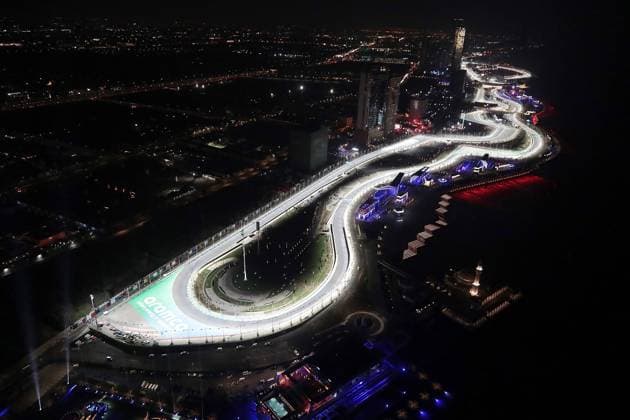 Sport Bilder des Tages Formel 1 Großer Preis von Saudi-Arabien 03.12.2021, Jeddah Corniche Circuit, Dschidda, Formel 1 Großer Preis von Saudi-Arabien ,im Bild Der neue Formel 1 Kurs in Jeddah bei Nacht aus der Hubschrauberperspektive.