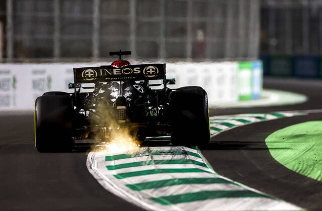 44 HAMILTON Lewis (gbr), Mercedes AMG F1 GP W12 E Performance, action during the Formula 1 stc Saudi Arabian Grand Prix 2021, 21th round of the 2021 FIA Formula One World Championship, WM, Weltmeisterschaft from December 3 to 5, 2021 on the Jeddah Corniche Circuit, in Jeddah, Saudi Arabia - F1 - SAUDI ARABIAN GRAND PRIX 2021 DPPI Panoramic  F12021GP21SAU_JK241352