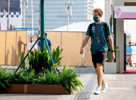 5 Sebastian Vettel (GER, Aston Martin Cognizant F1 Team), F1 Grand Prix of Saudi Arabia at Jeddah Corniche Circuit on December 4, 2021 in Jeddah, Saudi Arabia. (Photo by HOCH ZWEI) Jeddah Saudi Arabia