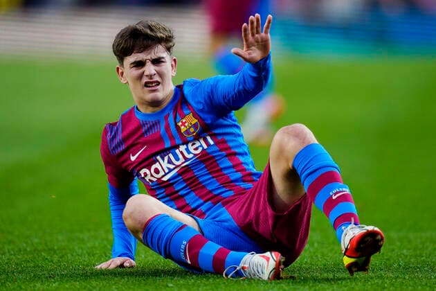 ESP: FC Barcelona, Barca Real Betis. La Liga Santander Pablo Martin Gavira Gavi injured of FC Barcelona during the La Liga match between FC Barcelona and Real Betis played at Camp Nou Stadium on December 04, 2021 in Barcelona, Spain. kpng Copyright: xSergioxRuizx PRESSINPHOTOx PS_211204_020