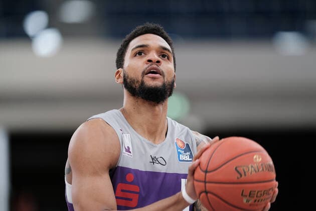 Jeff Roberson (BG Goettingen, 5) beim BBL Spiel der MLP Academics Heidelberg vs. BG Goettingen in der 1.Basketball Bundesliga am 04.12.2021 MLP Academics Heidelberg vs. BG Goettingen, Basketball, Easycredit BBL, 04.12.2021 Heidelberg Copyright: xEibner-Pressefotox xMichaelxBermelx