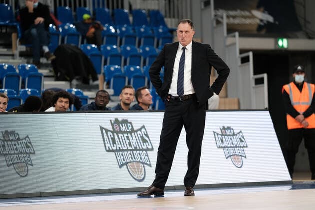 Branislav Ignjatovic (MLP Academics Heidelberg,Head Coach) beim BBL Spiel der MLP Academics Heidelberg vs. BG Goettingen in der 1.Basketball Bundesliga am 04.12.2021 MLP Academics Heidelberg vs. BG Goettingen, Basketball, Easycredit BBL, 04.12.2021 Heidelberg Copyright: xEibner-Pressefotox xMichaelxBermelx