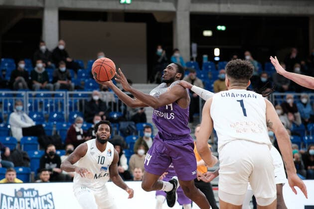 Kamar Baldwin (BG Goettingen, 44) beim Layup beim BBL Spiel der MLP Academics Heidelberg vs. BG Goettingen in der 1.Basketball Bundesliga am 04.12.2021 MLP Academics Heidelberg vs. BG Goettingen, Basketball, Easycredit BBL, 04.12.2021 Heidelberg Copyright: xEibner-Pressefotox xMichaelxBermelx
