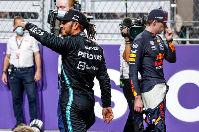 44 Lewis Hamilton (GBR, Mercedes-AMG Petronas F1 Team), 33 Max Verstappen (NED, Red Bull Racing), F1 Grand Prix of Saudi Arabia at Jeddah Corniche Circuit on December 4, 2021 in Jeddah, Saudi Arabia. (Photo by HOCH ZWEI) Jeddah Saudi Arabia