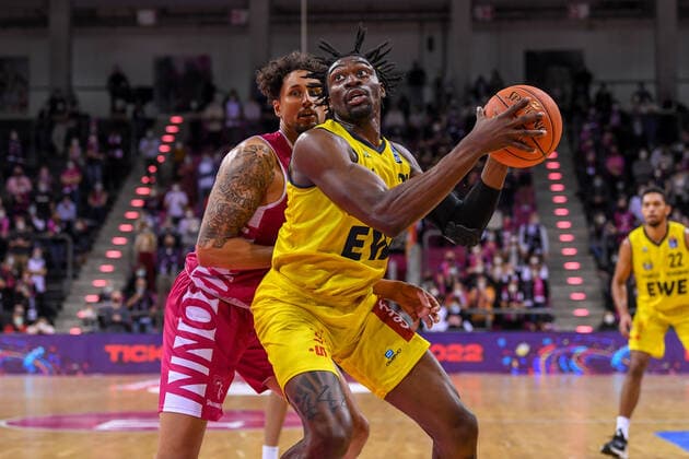 easyCredit BBL, Telekom Baskets Bonn vs. EWE Baskets Oldenburg, 04.12.2021 +, easyCredit BBL, Telekom Baskets Bonn vs. EWE Baskets Oldenburg am 04.12.2021 im Telekom Dome Bonn, Bonn (Nordrhein-Westfalen) Copyright: xBEAUTIFULxSPORTS Mueller-Laschetx