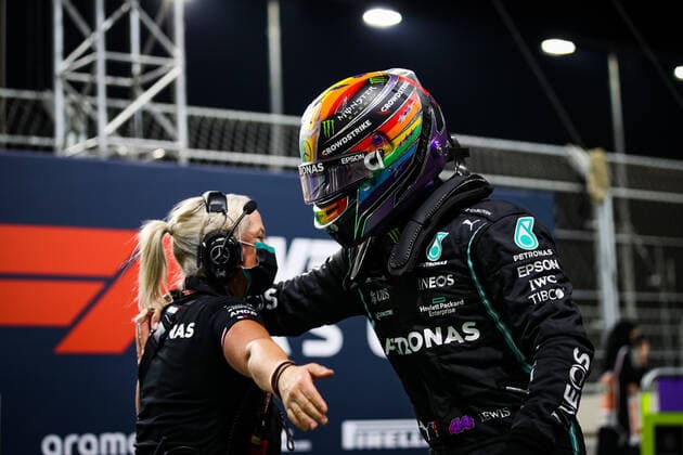 HAMILTON Lewis (gbr), Mercedes AMG F1 GP W12 E Performance, portrait celebrating pole position with CULLEN Angela, during the Formula 1 stc Saudi Arabian Grand Prix 2021, 21th round of the 2021 FIA Formula One World Championship, WM, Weltmeisterschaft from December 3 to 5, 2021 on the Jeddah Corniche Circuit, in Jeddah, Saudi Arabia - F1 - SAUDI ARABIAN GRAND PRIX 2021 DPPI Panoramic  20211204_GOODEN_FGO07642