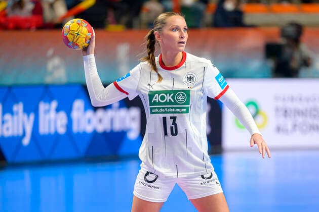 Handball, Frauen: WM, Slowakei - Deutschland, Vorrunde, Gruppe E, 1. Spieltag Silje Brons Petersen (Deutschland TuS Metzingen) Lliria Poliesportiu Pla de L Arc Spanien