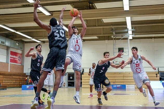 Barmer 2. Basketball Bundesliga ProB, Rheinstars Koeln vs. ART Giants Leverkusen, 04.12.2021 Yannick Kneesch (RheinStars Koeln 3), Barmer 2. Basketball Bundesliga ProB, Rheinstars Koeln vs. ART Giants Leverkusen am 04.12.2021 im ASV Koeln in Koeln (Nordrhein-Westfalen) Copyright: xBEAUTIFULxSPORTS Mueller-Laschetx