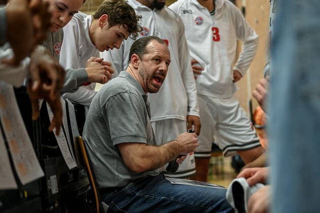 Barmer 2. Basketball Bundesliga ProB, Rheinstars Koeln vs. ART Giants Leverkusen, 04.12.2021 Simon Cote (Trainer RheinStars Koeln), Barmer 2. Basketball Bundesliga ProB, Rheinstars Koeln vs. ART Giants Leverkusen am 04.12.2021 im ASV Koeln in Koeln (Nordrhein-Westfalen) Copyright: xBEAUTIFULxSPORTS Mueller-Laschetx