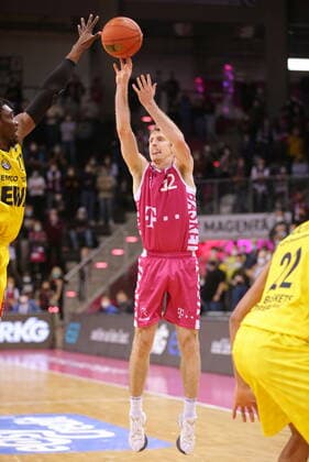 Skyler Bowlin Telekom Baskets Bonn vs. EWE Baskets Oldenburg easyCredit BBL 1. Bundesliga , Saison 2021 2022 , Hauptrunde 9. Spieltag