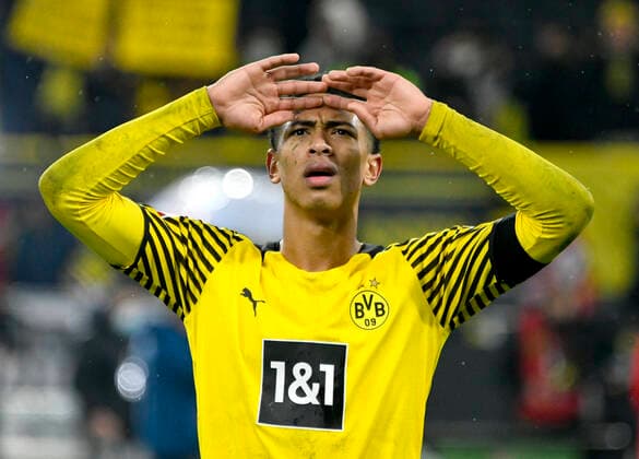 Signal Iduna Park Dortmund, 4.12.2021, 1. Fussball Bundesliga Saison 2021 22, 14. Spieltag, Borussia Dortmund (BVB) vs FC Bayern München (FCB) - Jude Bellingham (BVB) DFL REGULATIONS PROHIBIT ANY USE OF PHOTOGRAPHS AS IMAGE SEQUENCES AND OR QUASI-VIDEO