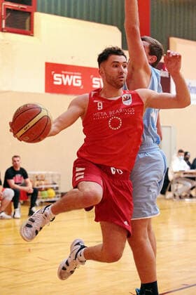 04.12.2021, xovx, Basketball Oberliga Hessen, MTV Gießen - BC Marburg v.l. Halil Shala (MTV Gießen), Erik Lindenstruth (BC Marburg) Gießen Sporthalle River Baracks Hessen Deutschland (DE)