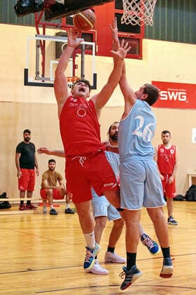 04.12.2021, xovx, Basketball Oberliga Hessen, MTV Gießen - BC Marburg v.l. Eduard Giese (MTV Gießen), Zeljko Pavlovic (BC Marburg), Srdan Ruzic (BC Marburg), Nicolas Schäfer (MTV Gießen) Gießen Sporthalle River Baracks Hessen Deutschland (DE)