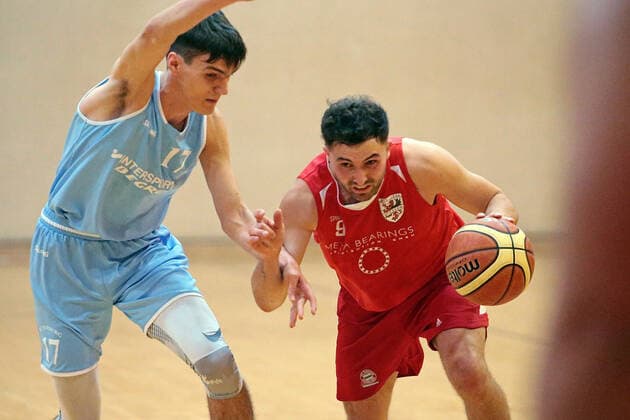 04.12.2021, xovx, Basketball Oberliga Hessen, MTV Gießen - BC Marburg v.l. David Riemer (BC Marburg), Halil Shala (MTV Gießen) Gießen Sporthalle River Baracks Hessen Deutschland (DE)