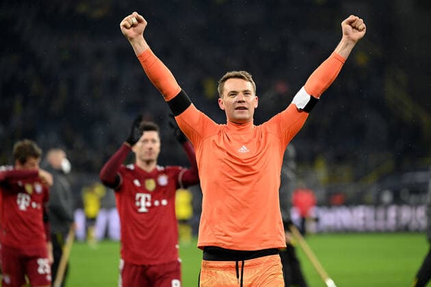 Dortmund, Signal Iduna Park, 04.12.21, GER, Herren, 1.Bundesliga, Saison 2021-2022, Borussia Dortmund - FC Bayern Muenchen Bild: Torwart Manuel Neuer (Bayern) Nur fuer journalistische Zwecke! Only for editorial use! Gemaess den Vorgaben der DFL Deutsche Fußball Liga ist es untersagt, in dem Stadion und oder vom Spiel angefertigte Fotoaufnahmen in Form von Sequenzbildern und oder videoaehnlichen Fotostrecken zu verwerten bzw. verwerten zu lassen. DFL regulations prohibit any use of photographs as image sequences and or quasi-video. Nordrhein-Westfalen Deutschland *** Dortmund, Signal Iduna Park, 04 12 21, GER, Herren, 1 Bundesliga, Saison 2021 2022, Borussia Dortmund FC Bayern Muenchen Bild Torwart Manuel Neuer Bayern Nur fuer journalistische Zwecke Only for editorial use According to the regulations of the DFL Deutsche Fußball Liga it is prohibited to use or have used photographs taken in the stadium and or from the match in the form of sequence images and or video-like photo series DFL regulations prohibit any use of photographs as image sequences and or quasi video Nordrhein Westfalen Germany