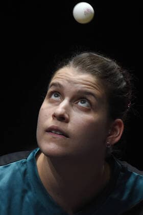 Sport Themen der Woche KW48 Sport Bilder des Tages (211205) -- SINGAPORE, Dec. 5, 2021 -- Petrissa Solja of Germany serves during the women s singles round of 16 match between Sun Yingsha of China and Petrissa Solja of Germany at the 2021 World Table tennis, Tischtennis (WTT) Cup Finals in Singapore s OCBC Arena on Dec. 5, 2021. (Photo by Xinhua) (SP)SINGAPORE-TABLE TENNIS-WTT-DAY 2 ThenxChihxWey 