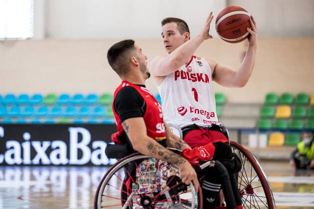 Europameisterschaft Rollstuhlbasketball 04.12.2021 MADRID, SPANIEN 4. Dezember - Rollstuhlbasketball, Polen gegen Schweiz Herren, an Tag 1 der Europameisterschaft Rollstuhlbasketball am 04.12.2021 in Polid. Municipal Francisco Fernandez Ochoa in Madrid, Spanien. Kamil Kornacki (Polen, 1) Copyright: xBEAUTIFULxSPORTS Wunderlx