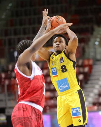 Ludwigsburg , Basketball easycredit BBL Bundesliga . MHP Riesen Ludwigsburg vs. s.Oliver Würzburg , James Woodard ( Riesen )