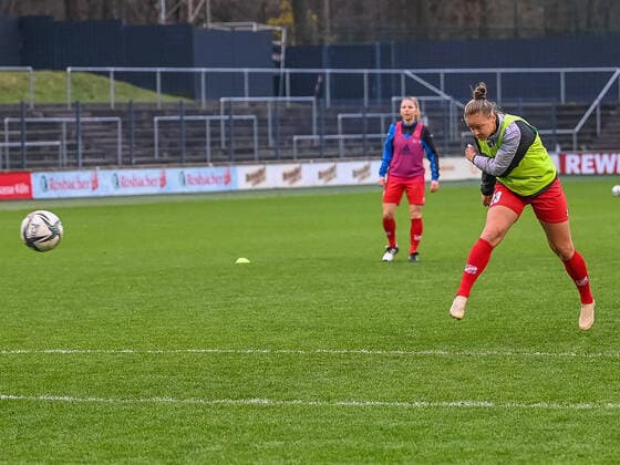 Patrycja Balcerzak (SC Sand, 23). 1. FC Koeln vs. SC Sand, Fussball, Frauen Bundesliga, 10. Spieltag, 2021 2022, 05.12.2021 DFL DFB REGULATIONS PROHIBIT ANY USE OF PHOTOGRAPHS AS IMAGE SEQUENCES AND OR QUASI-VIDEO 1. FC Koeln vs. SC Sand, Fussball, Frauen Bundesliga, 10. Spieltag, Saison 2021 2022, 05.12.2021 Koeln Copyright: xEibner-Pressefotox EP_THR
