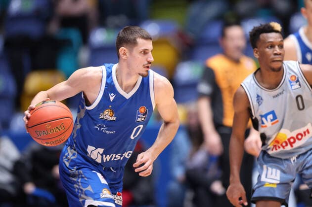 Fraport Skyliners - HAKRO Merlins Crailsheim, easyCredit-BBL Lukas Wank (Fraport Skyliners, 0). Basketball-Spiel des easyCredit BBL zwischen den Fraport Skyliners und HAKRO Merlins Crailsheim am 5. Dezember 2021 in der Fraport-Arena in Frankfurt am Main., Frankfurt am Main Hessen Deutschland Fraport-Arena