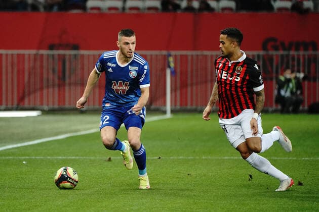 Frederic Guilbert (Strasbourg) - Justin Kluivert (OGC Nice) FOOTBALL : OGC Nice vs Strasbourg - Ligue 1 Uber Eats - Nice - 05 12 2021 NorbertScanella Panoramic 