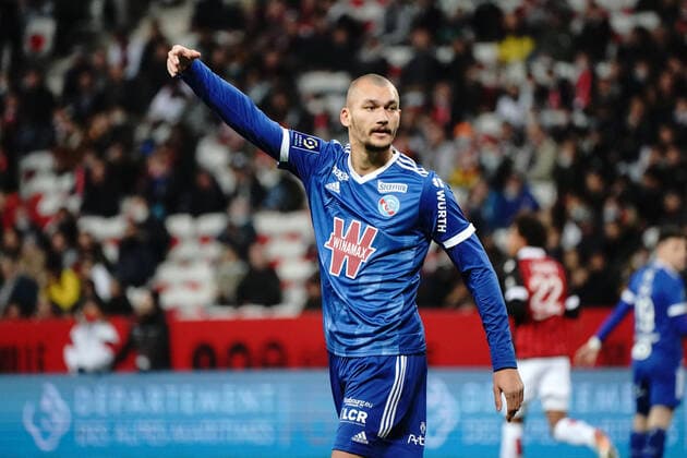 Sport Bilder des Tages Ludovic Ajorque (Strasbourg) FOOTBALL : OGC Nice vs Strasbourg - Ligue 1 Uber Eats - Nice - 05 12 2021 NorbertScanella Panoramic 