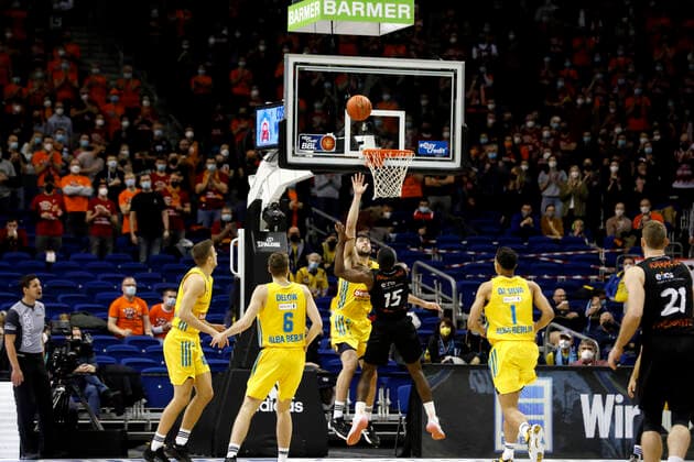 05.12.2021, easyCredit Basketball Bundesliga, BBL, Saison 2021 2022, Herren, Alba Berlin - Chemnitz Niners Frantz Massenat, Niners Chemnitz Berlin Mercedes Benz Arena Berlin Germany