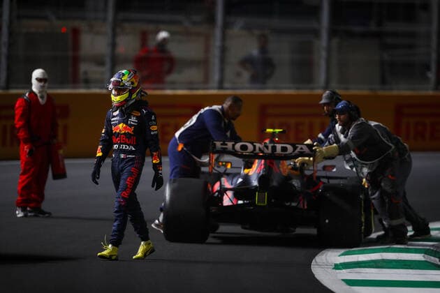 PEREZ Sergio (mex), Red Bull Racing Honda RB16B, portrait during the Formula 1 stc Saudi Arabian Grand Prix 2021, 21th round of the 2021 FIA Formula One World Championship, WM, Weltmeisterschaft from December 3 to 5, 2021 on the Jeddah Corniche Circuit, in Jeddah, Saudi Arabia - F1 - SAUDI ARABIAN GRAND PRIX 2021 - RACE DPPI Panoramic  00121044__V2_6842.JPG