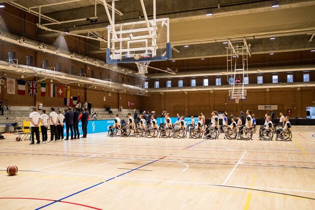 Europameisterschaft Rollstuhlbasketball 05.12.2021 MADRID, SPANIEN 5. Dezember - Rollstuhlbasketball, Frankreich gegen Deutschland Herren, an Tag 2 der Europameisterschaft Rollstuhlbasketball am 05.12.2021 in Polid. Municipal Marques de Samaranch in Madrid, Spanien. Die deutschen Herren waehrend der Nationalhymne Copyright: xBEAUTIFULxSPORTS Wunderlx