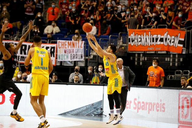 05.12.2021, easyCredit Basketball Bundesliga, BBL, Saison 2021 2022, Herren, Alba Berlin - Chemnitz Niners Tamir Blatt, Alba Berlin Berlin Mercedes Benz Arena Berlin Germany