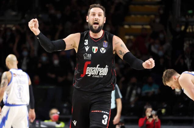 December 5, 2021, Bologna, Italy: Marco Belinelli (Segafredo Virtus Bologna) during the series A1 italian LBA basketball championship match Segafredo Virtus Bologna Vs. Banco di Sardegna Sassari at the Segafredo Arena - Bologna, December 05, 2021 - Photo: Italian Basketball A Serie Championship - Virtus Segafredo Bologna vs Banco di Sardegna Sassari, Bologna, Italy  - ZUMAl164 20211205_zsa_l164_400 Copyright: xMichelexNuccix