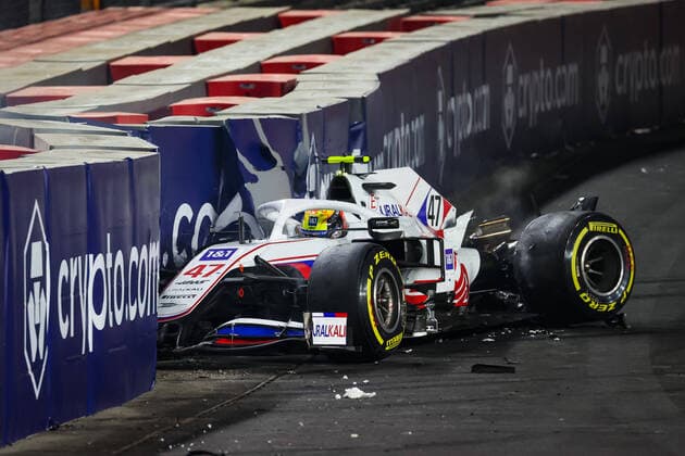 Bilder des Jahres 2021, Sport 12 Dezember Sport Themen der Woche KW48 Sport Bilder des Tages SCHUMACHER Mick (ger), Haas F1 Team VF-21 Ferrari, action crash, accident, during the Formula 1 stc Saudi Arabian Grand Prix 2021, 21th round of the 2021 FIA Formula One World Championship, WM, Weltmeisterschaft from December 3 to 5, 2021 on the Jeddah Corniche Circuit, in Jeddah, Saudi Arabia - F1 - SAUDI ARABIAN GRAND PRIX 2021 - RACE DPPI Panoramic  AC9I9235