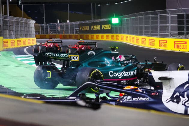 VETTEL Sebastian (ger), Aston Martin F1 AMR21, TSUNODA Yuki (jap), Scuderia AlphaTauri Honda AT02, action crash, accident, during the Formula 1 stc Saudi Arabian Grand Prix 2021, 21th round of the 2021 FIA Formula One World Championship, WM, Weltmeisterschaft from December 3 to 5, 2021 on the Jeddah Corniche Circuit, in Jeddah, Saudi Arabia - F1 - SAUDI ARABIAN GRAND PRIX 2021 - RACE DPPI Panoramic AC9I9697