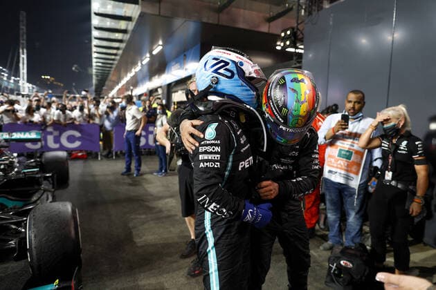 HAMILTON Lewis (gbr), Mercedes AMG F1 GP W12 E Performance, portrait celebrating victory with BOTTAS Valtteri (fin), Mercedes AMG F1 GP W12 E Performance, portrait during the Formula 1 stc Saudi Arabian Grand Prix 2021, 21th round of the 2021 FIA Formula One World Championship, WM, Weltmeisterschaft from December 3 to 5, 2021 on the Jeddah Corniche Circuit, in Jeddah, Saudi Arabia - F1 - SAUDI ARABIAN GRAND PRIX 2021 - RACE DPPI Panoramic F12021GP21SAU_JK246052