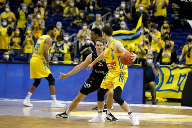 05.12.2021, easyCredit Basketball Bundesliga, BBL, Saison 2021 2022, Herren, Alba Berlin - Chemnitz Niners Jonas Mattisseck, Alba Berlin Berlin Mercedes Benz Arena Berlin Germany