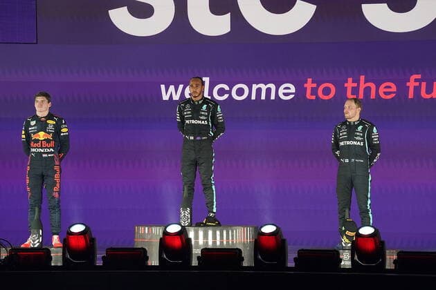 Formel 1 Großer Preis von Saudi-Arabien 05.12.2021, Jeddah Corniche Circuit, Dschidda, Formel 1 Großer Preis von Saudi-Arabien ,im Bild Podium: Sieger Lewis Hamilton (GBR), Mercedes-AMG Petronas Formula One Team, 2.Platz für Max Verstappen (NEL), Red Bull Racing Honda, 3.Platz für Valtteri Bottas (FIN), Mercedes-AMG Petronas Formula One Team
