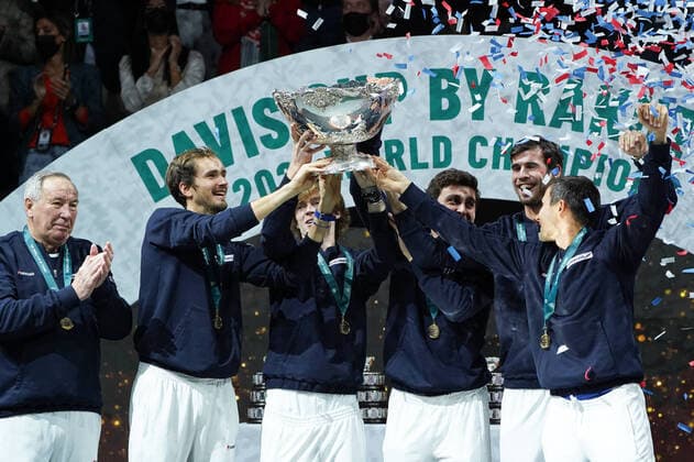 The Russian Tennis Federation V Croatia: Final - Davis Cup Finals 2021 ptain Shamil Tarpischev, Danil Medvedev, Andrey Rublev, Aslan Karatsev, Karen Kachanov and Evgeny Donskoy of The Russian Tennis Federation celebrate winning the Davis Cup following the Men s Singles match between Danil Medvedev and Marin Cilic of the Davis Cup Final between The Russian Tennis Federation and Croatia at Madrid Arena on December 05, 2021 in Madrid, Spain. madrid Spain  Copyright: xOscarxGonzalezx originalFilename:gonzalez-notitle211205_np8js.jpg