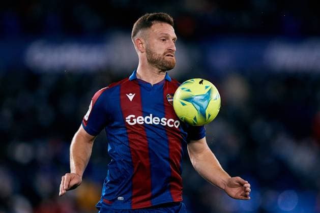 Levante UD v CA Osasuna - La Liga Santander Shkodran Mustafi of Levante UD in action during the La Liga Santander match between Levante UD and CA Osasuna at Ciutat de Valencia stadium on December 05, 2021 in Valencia, Spain Valencia Spain  Copyright: xDavidxAliagax originalFilename:aliaga-levanteu211205_npmKb.jpg