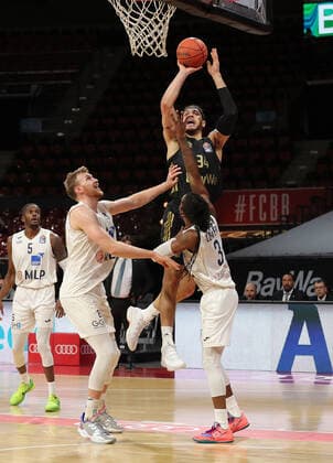 Gavin Schilling (Bayern Basketball, 34) beim Wurf GER, FC Bayern Basketball vs. Academics Heidelberg, Basketball, 1.Bundesliga, Saison 2021 2022, 06.12.2021, GER, FC Bayern Basketball vs. Academics Heidelberg, Basketball, 1.Bundesliga, Saison 2021 2022, 06.12.2021, Muenchen Copyright: xEIBNER MarcelxEngelbrechtx EP_EER