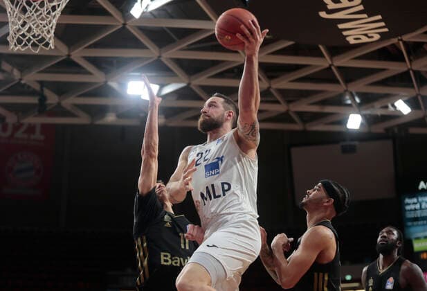 06.2021,BBL, FCB Basketball vs Heidelberg,FC Bayern, Audi Dome Muenchen, Basketball, im Bild: Vladimir Lucic (FCB Basketball), Philipp Heyden (Heidelberg) und Gavin Schilling (FCB Basketball)