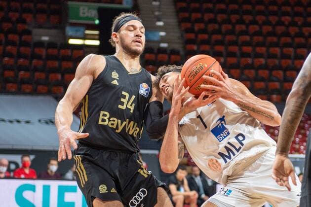 Gavin Schilling 34 (FC Bayern), Brekkott Chapman 1 (MLP Heidelberg), FC Bayern Basketball vs. MLP Academics Heidelberg, easyCredit BBL, 06.12.2021 Muenchen Bayern Deutschland