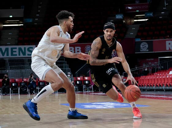 06.2021,BBL, FCB Basketball vs Heidelberg,FC Bayern, Audi Dome Muenchen, Basketball, im Bild: Brekkott Chapman (Heidelberg) vs Nick Weiler-Babi (FCB Basketball)