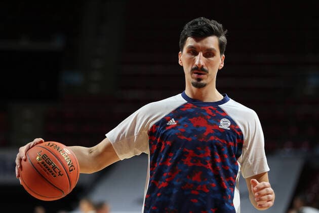Nihad Dedovic (Bayern Basketball, 14) beim aufwaermen GER, FC Bayern Basketball vs. Academics Heidelberg, Basketball, 1.Bundesliga, Saison 2021 2022, 06.12.2021, GER, FC Bayern Basketball vs. Academics Heidelberg, Basketball, 1.Bundesliga, Saison 2021 2022, 06.12.2021, Muenchen Copyright: xEIBNER MarcelxEngelbrechtx EP_EER