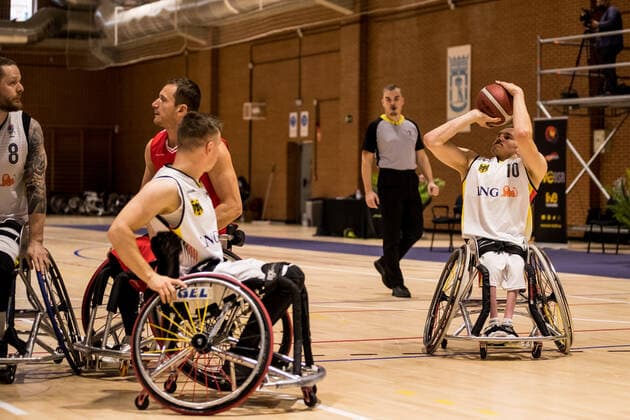 Europameisterschaft Rollstuhlbasketball 07.12.2021 MADRID, SPANIEN 7. Dezember - Rollstuhlbasketball, Deutschland gegen Schweiz Herren, an Tag 4 der Europameisterschaft Rollstuhlbasketball am 07.12.2021 in Polid. Municipal Marques de Samaranch in Madrid, Spanien. Philip Schorp (Deutschland, 4), Jan Haller (Deutschland, 10) Copyright: xBEAUTIFULxSPORTS Wunderlx