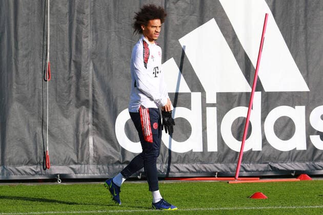 10 Leroy Sane, Adidas, Sponsor Fussball Champions League FC Bayern Muenchen -Abschlusstraining vor dem Spiel gegen FC Barcelona, Barca 07.12.2021 Trainingsgelaende, Saebenerstr. FOTO: Mladen Lackovic LakoPress