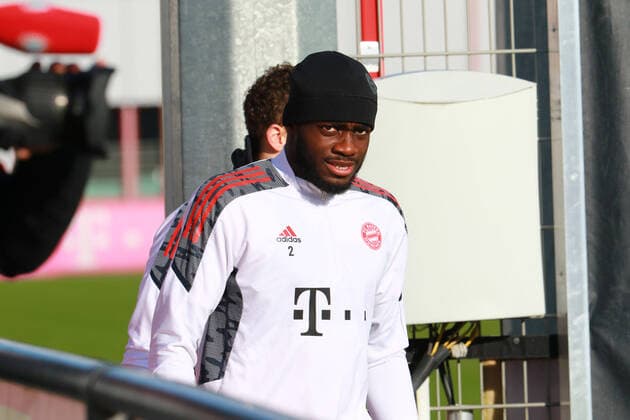 2 Dayot Upamecano Fussball Champions League FC Bayern Muenchen -Abschlusstraining vor dem Spiel gegen FC Barcelona, Barca 07.12.2021 Trainingsgelaende, Saebenerstr. FOTO: Mladen Lackovic LakoPress