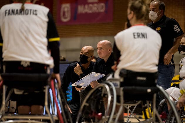 Europameisterschaft Rollstuhlbasketball 07.12.2021 MADRID, SPANIEN 7. Dezember - Rollstuhlbasketball, Deutschland gegen Türkei Damen, an Tag 4 der Europameisterschaft Rollstuhlbasketball am 07.12.2021 in Polid. Municipal Marques de Samaranch in Madrid, Spanien. Ralf Neumann (Assistant Coach Deutschland), Dirk Passiwan (Coach Deutschland) Copyright: xBEAUTIFULxSPORTS Wunderlx