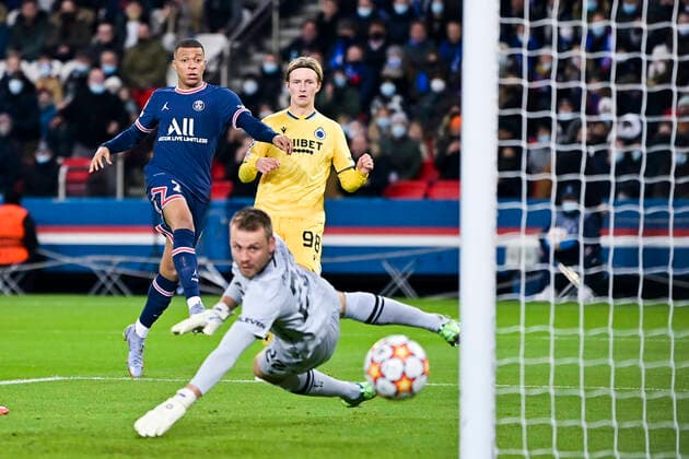 Sport Themen der Woche KW49 Sport Bilder des Tages but de Kylian Mbappe (PSG) FOOTBALL : PSG vs Bruges - UEFA ligue des champions - 07 12 2021 JBAutissier Panoramic 