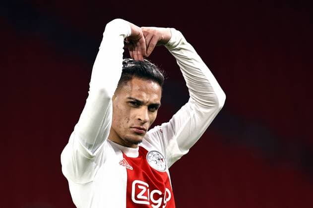 Sport Bilder des Tages AMSTERDAM - Antony of Ajax celebrates 2-1 during the UEFA Champions League match between Ajax Amsterdam and Sporting CP at the Johan Cruijff ArenA on December 7, 2021 in Amsterdam, Netherlands. ANP MAURICE VAN STEEN UEFA Champions League 2021 2022 xVIxANPxSportx xxANPxIVx